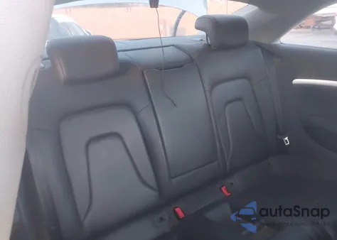 2011 Audi A5 2.0T Premium из США, поврежденный, VIN WAULFAFR2BA069757